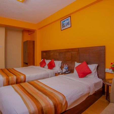 Kotee Home Hotel Pokhara Exteriör bild