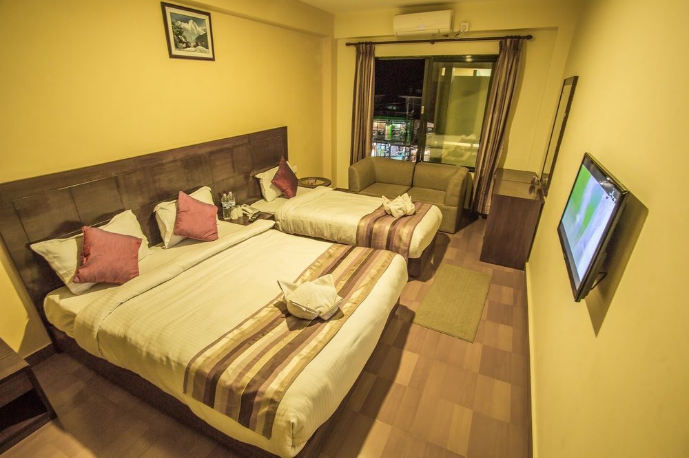 Kotee Home Hotel Pokhara Exteriör bild