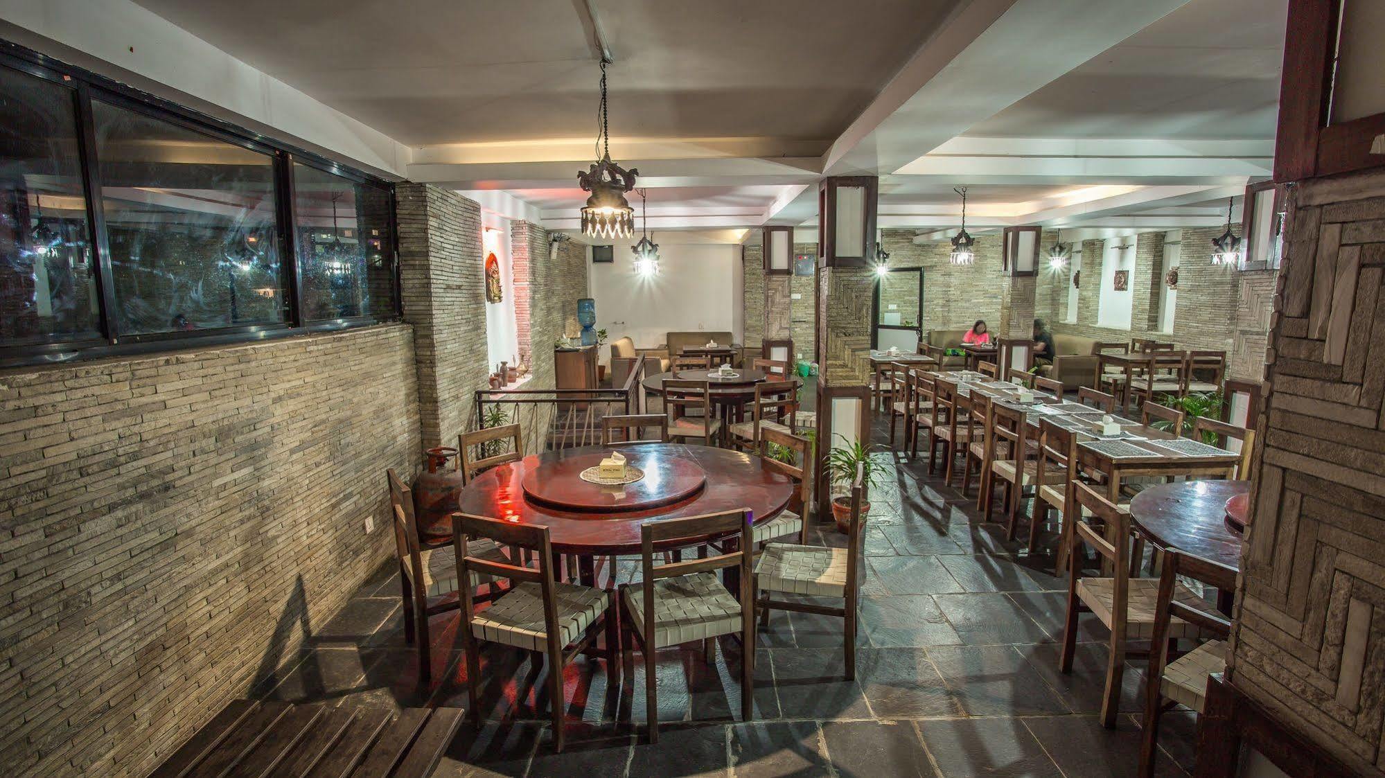 Kotee Home Hotel Pokhara Exteriör bild