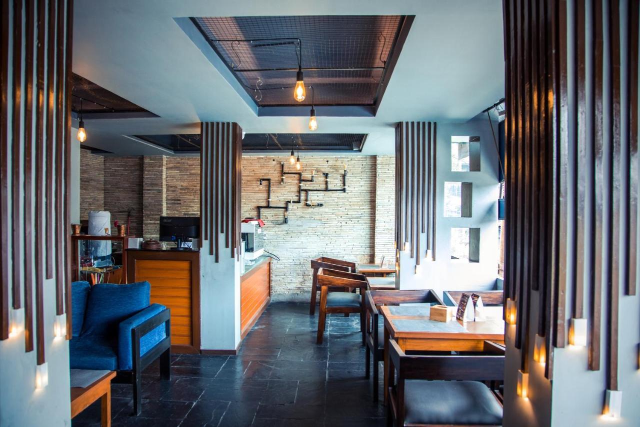 Kotee Home Hotel Pokhara Exteriör bild