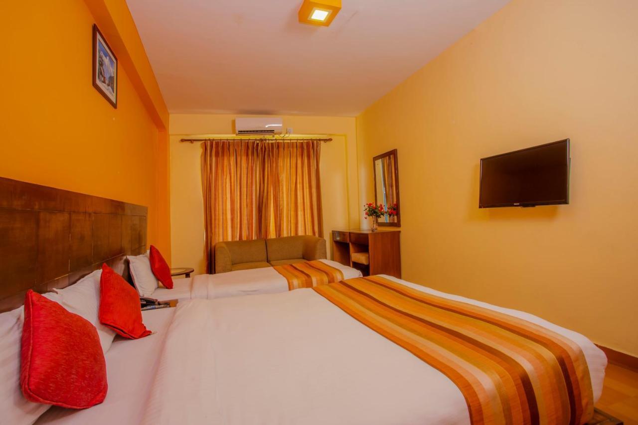 Kotee Home Hotel Pokhara Exteriör bild