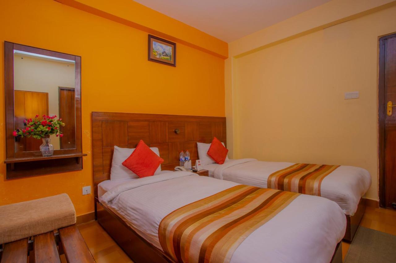 Kotee Home Hotel Pokhara Exteriör bild